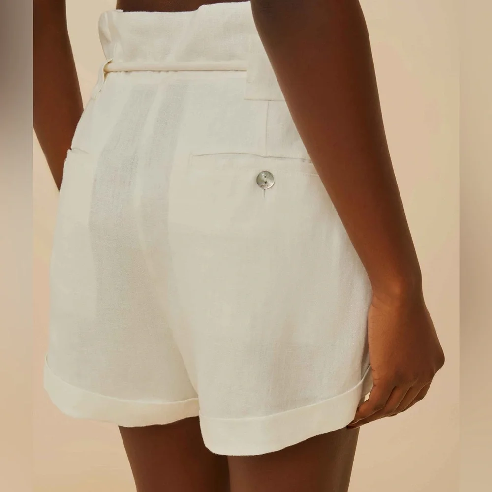 Farm Rio: Off-White Wavy Pockets Premium Linen Shorts - Picture 2 of 11